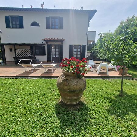 Campo Al Lupo Apartment Livorno Exterior photo