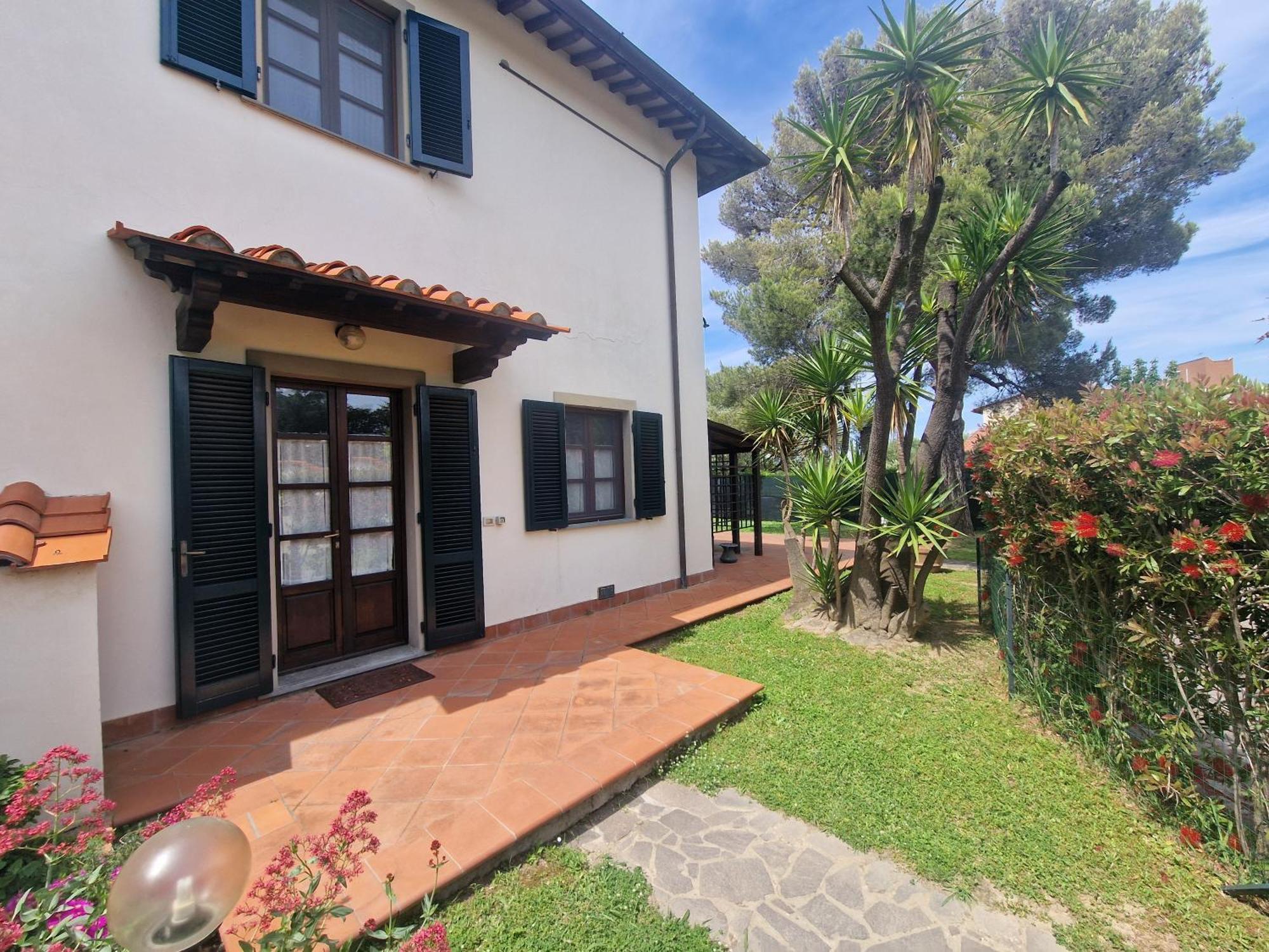 Campo Al Lupo Apartment Livorno Exterior photo